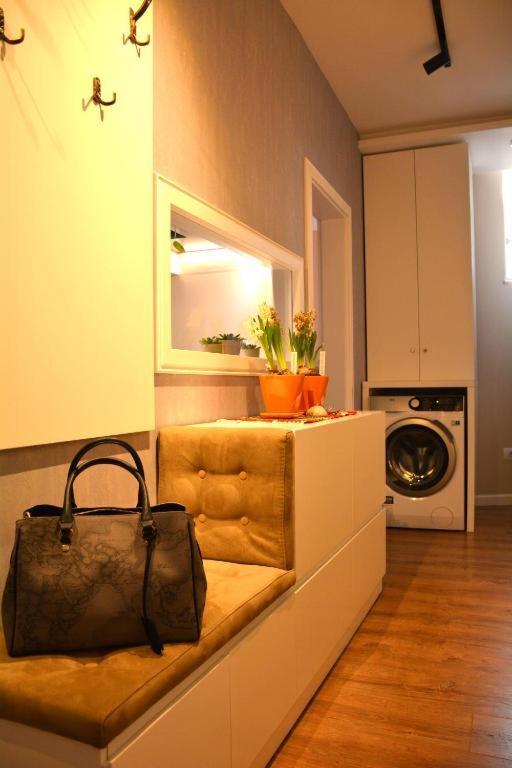 Central Comfy Apartment Тирана Экстерьер фото